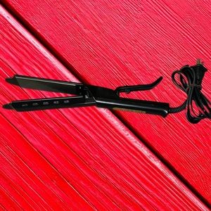 Diamond Supply Co. Hair Straightener